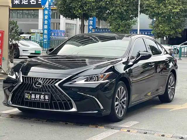 Lexus ES 200, Совершенство