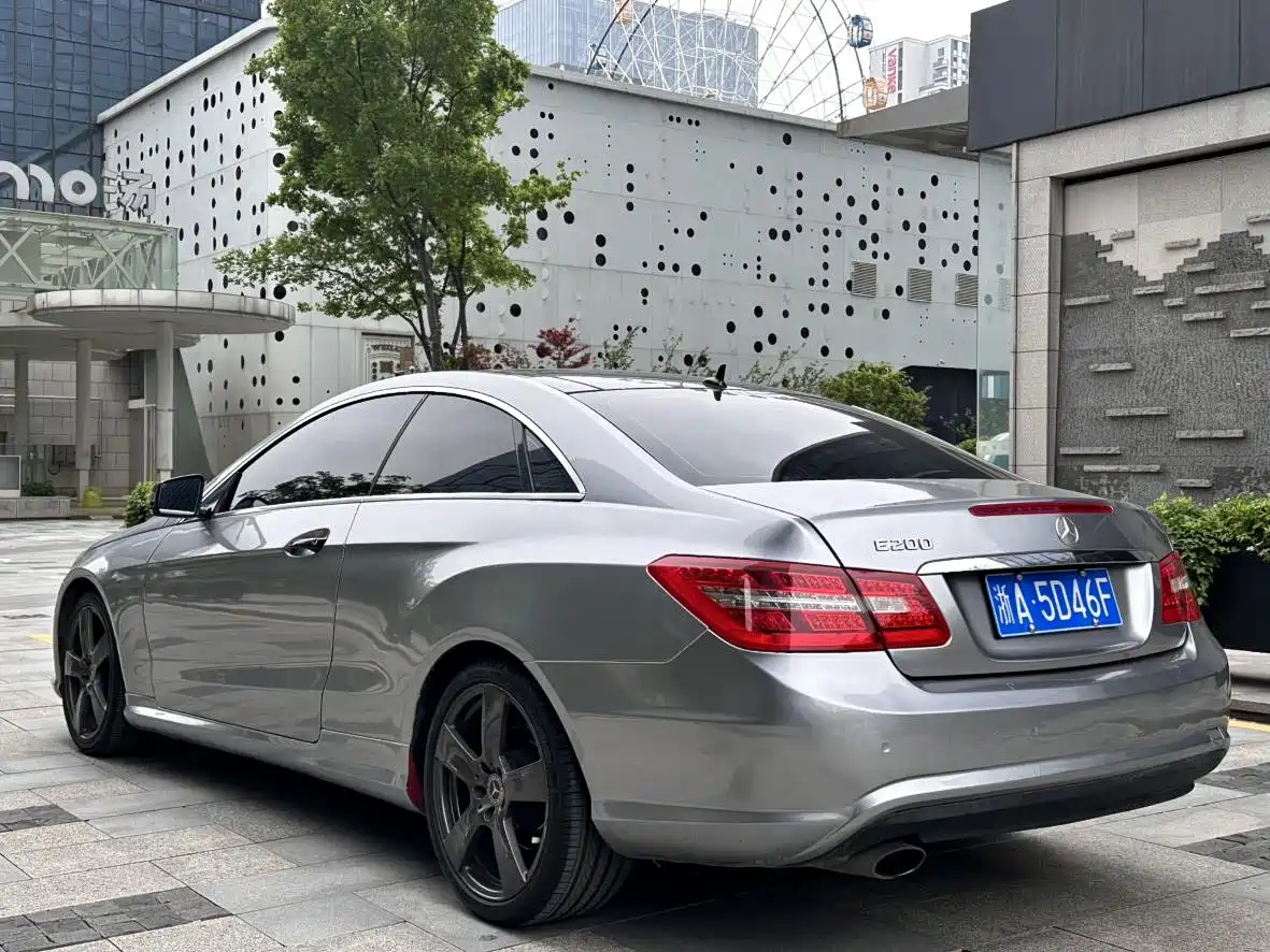 Mercedes-Benz E-Class (Import) 2012 E 200 CGI Coupe фото 6