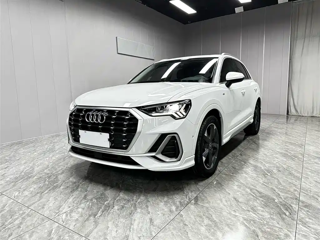 Audi Q3 2023 35 TFSI Fashion Dynamic (1.4T)