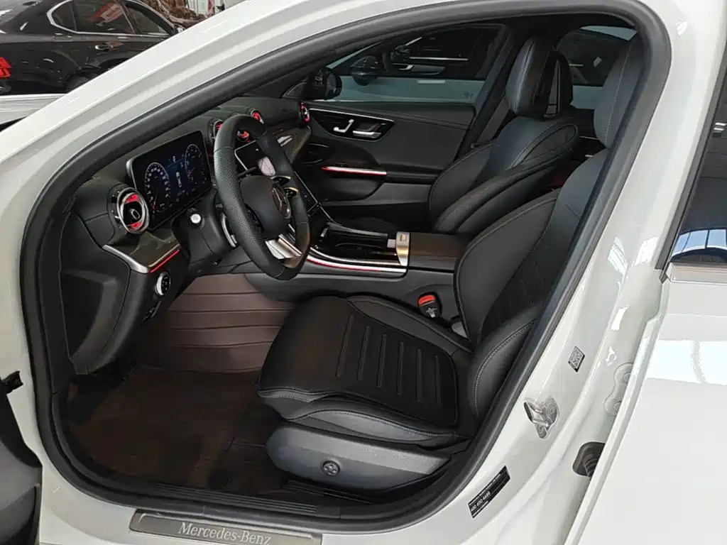 Фото 15 - Mercedes-Benz C-Class