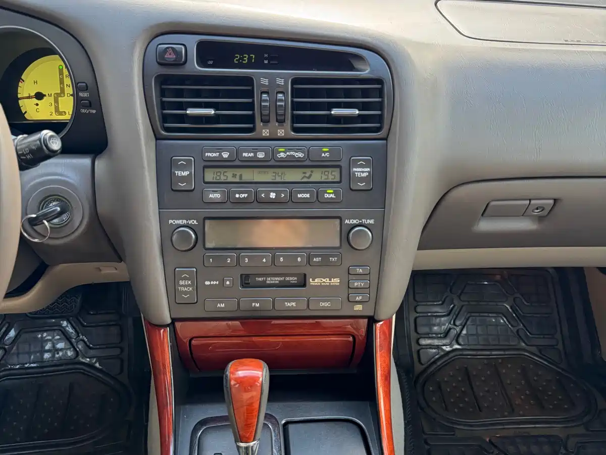 Фото 19 - Lexus GS