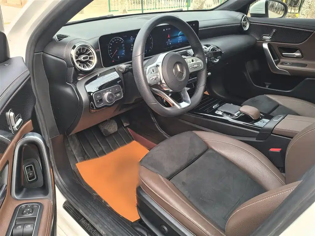 Mercedes-Benz A-Class 2020 A 200 L Sport Sedan фото 9