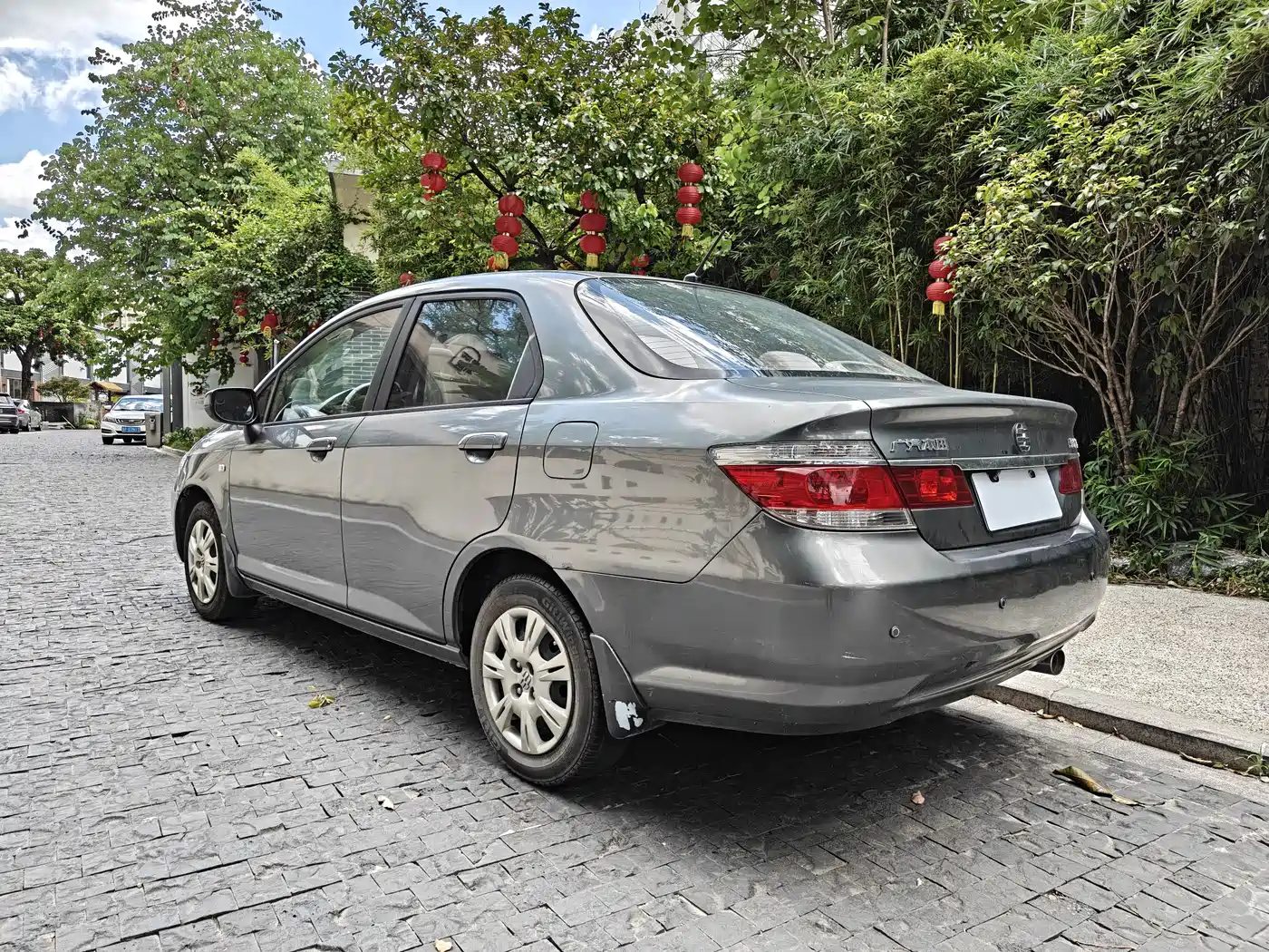 Everus S1 2012 2012 1.3L Automatic Comfort