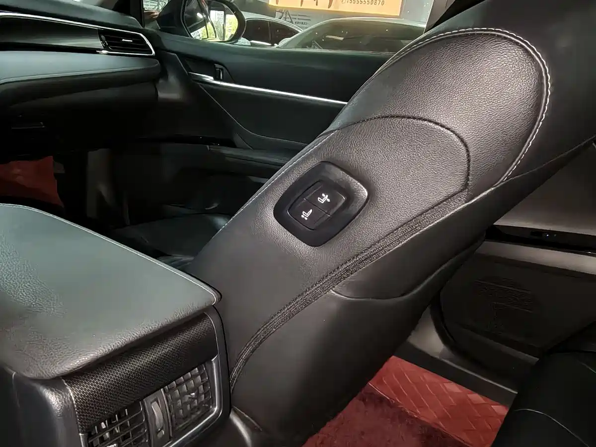 Toyota Camry 2023 2.0S Knight Edition фото 16