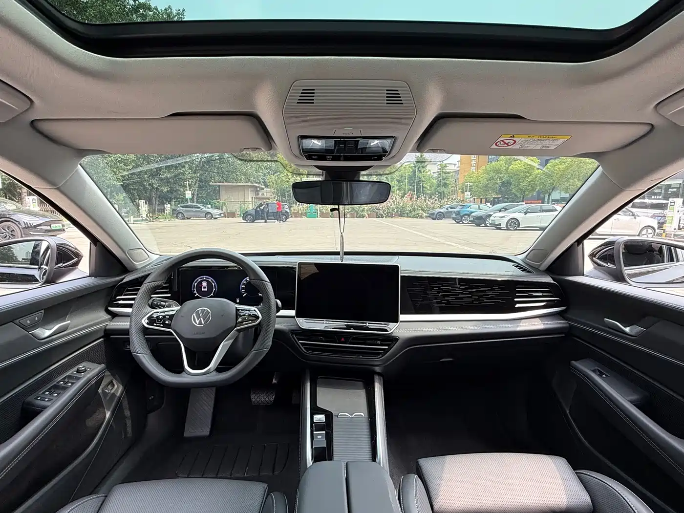 Volkswagen Passat 2025 2025 Pro 380TSI Dragon Glory Edition
