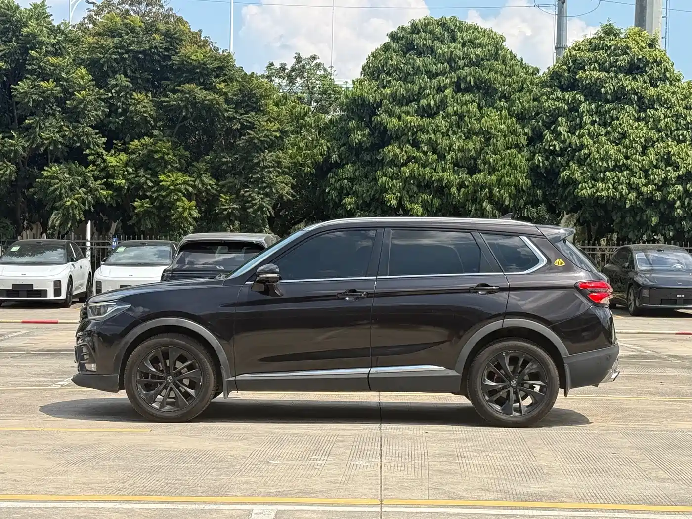 Zhonghua V7 2019 2018 280T Manual Luxury 5-Seater