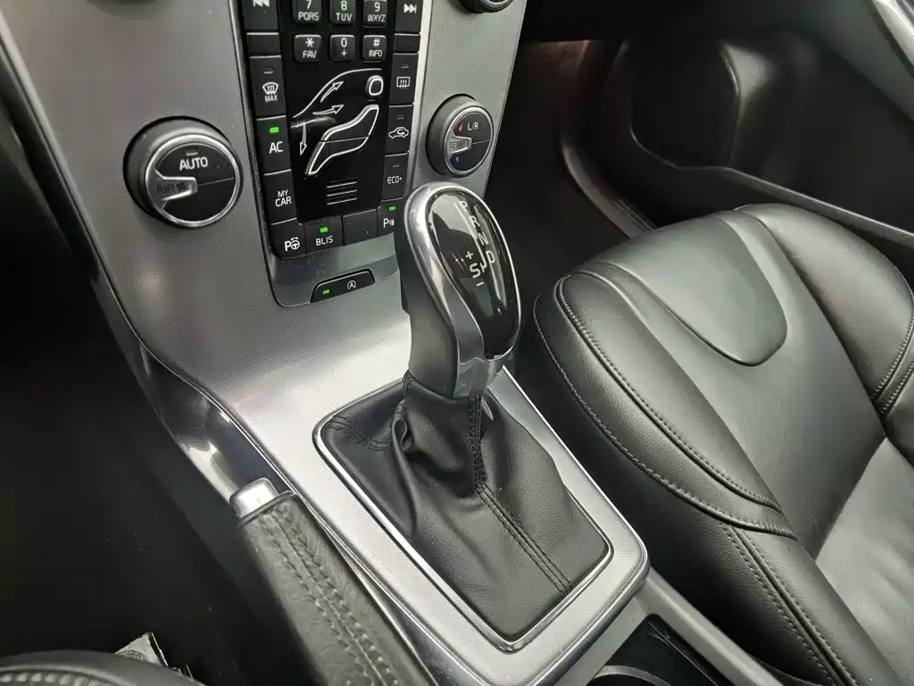 Photo 13 - Volvo V40