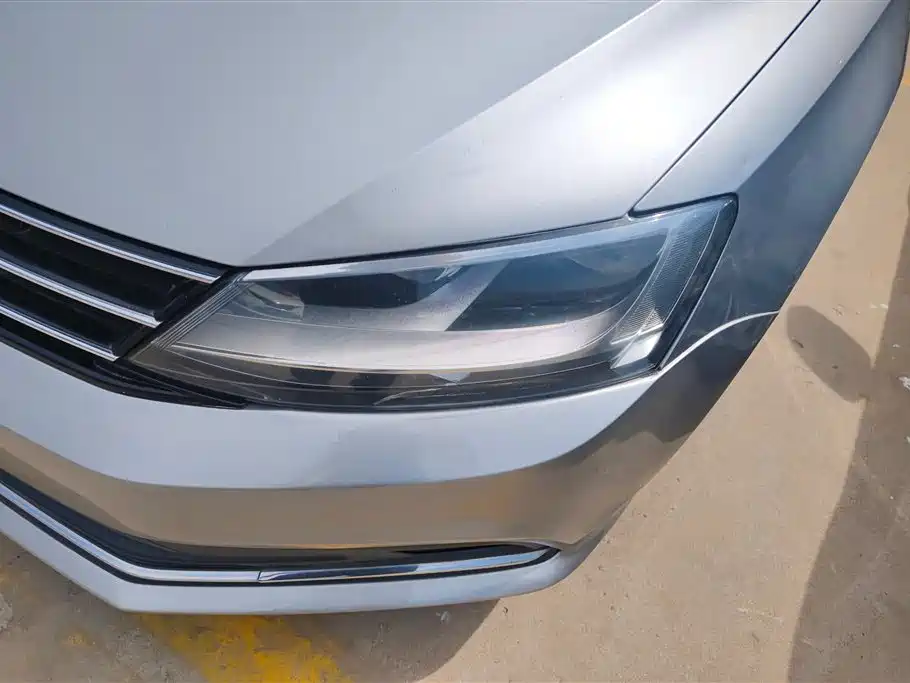 Volkswagen Sagitar 2015 230TSI Automatic Comfort фото 5