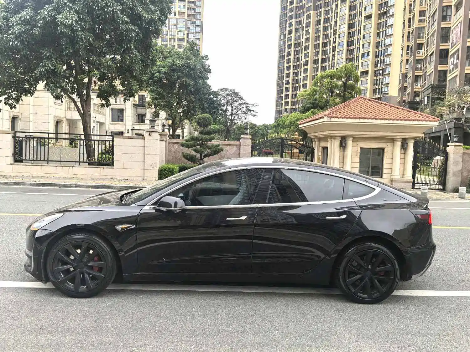 Фото 4 - Tesla Model 3