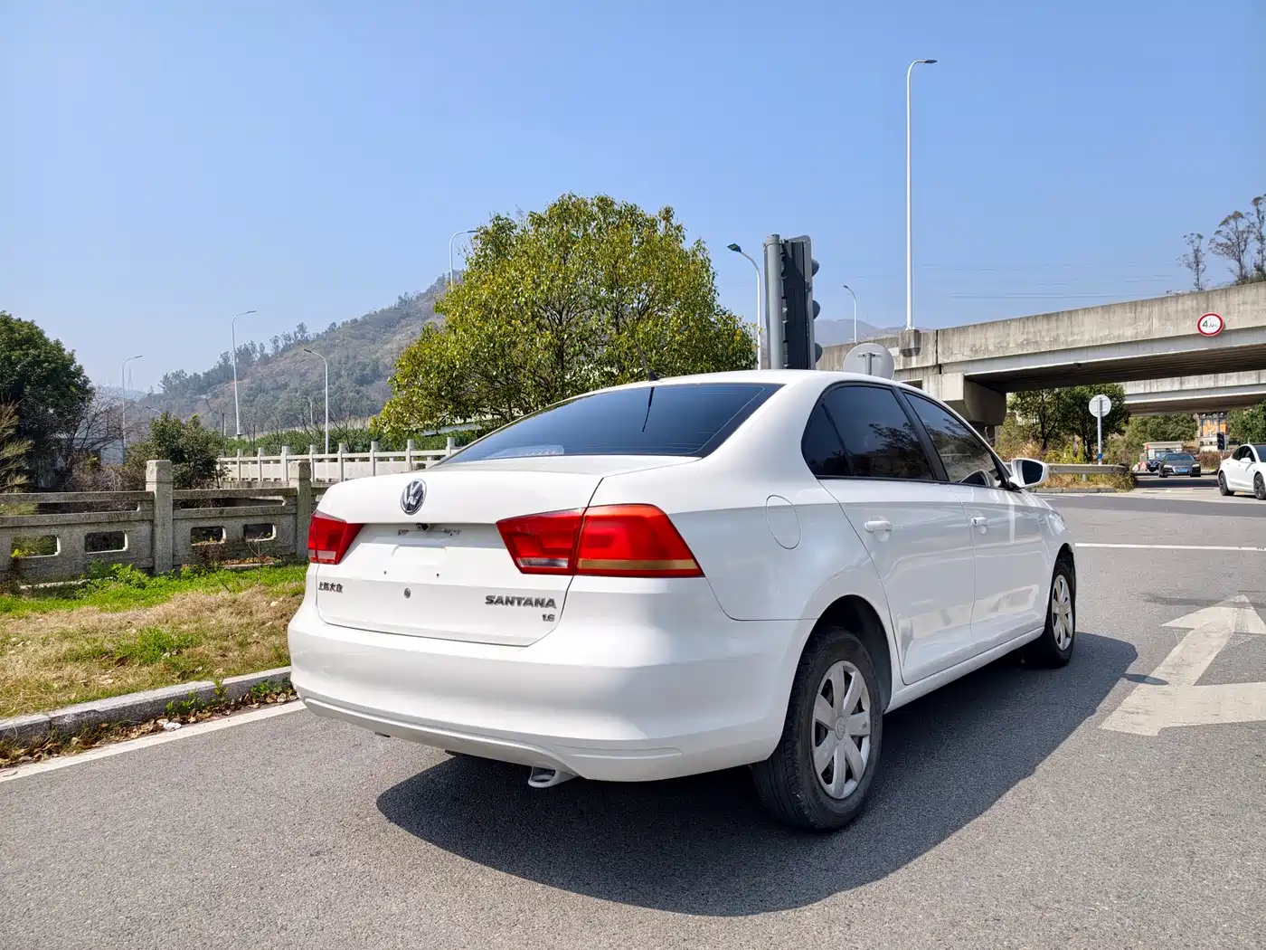 Volkswagen Santana 2015 1.6L Automatic Trend Edition фото 8