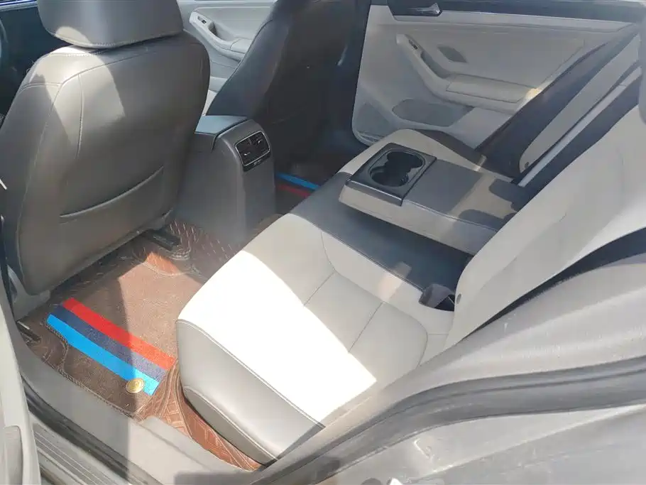 Volkswagen Sagitar 2015 230TSI Automatic Comfort фото 11