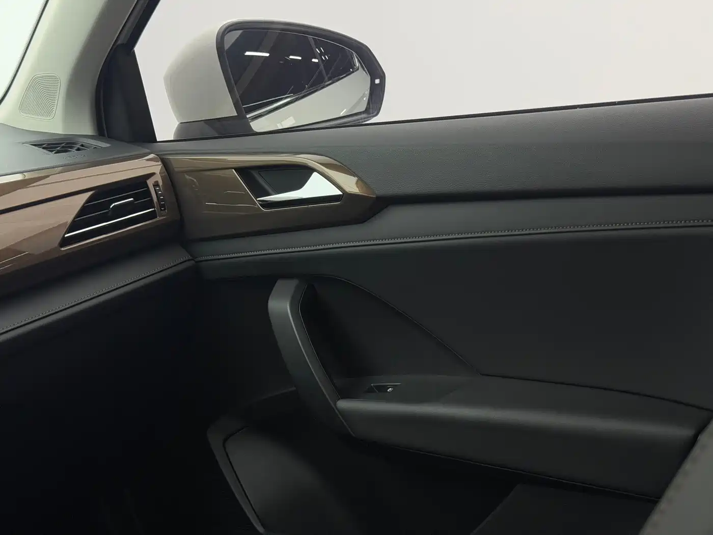 Volkswagen Tharu, миниатюра 14