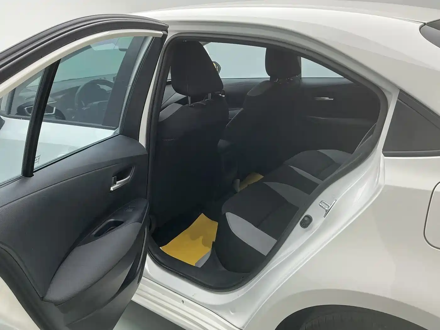 Toyota Corolla 2023 1.2T Pioneer Edition фото 8