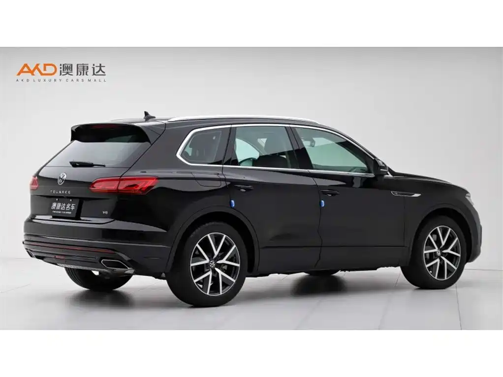 Volkswagen Touareg 2023 3.0TSI R-Line Classic Sports Package фото 3