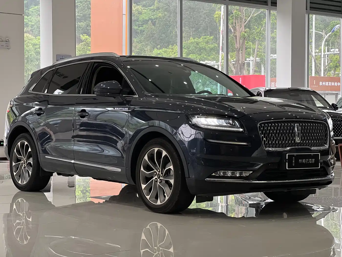 LINCOLN NAVIGATOR