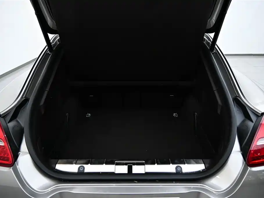 Porsche Panamera 2010 Porsche Panamera Turbo 4.8T фото 30