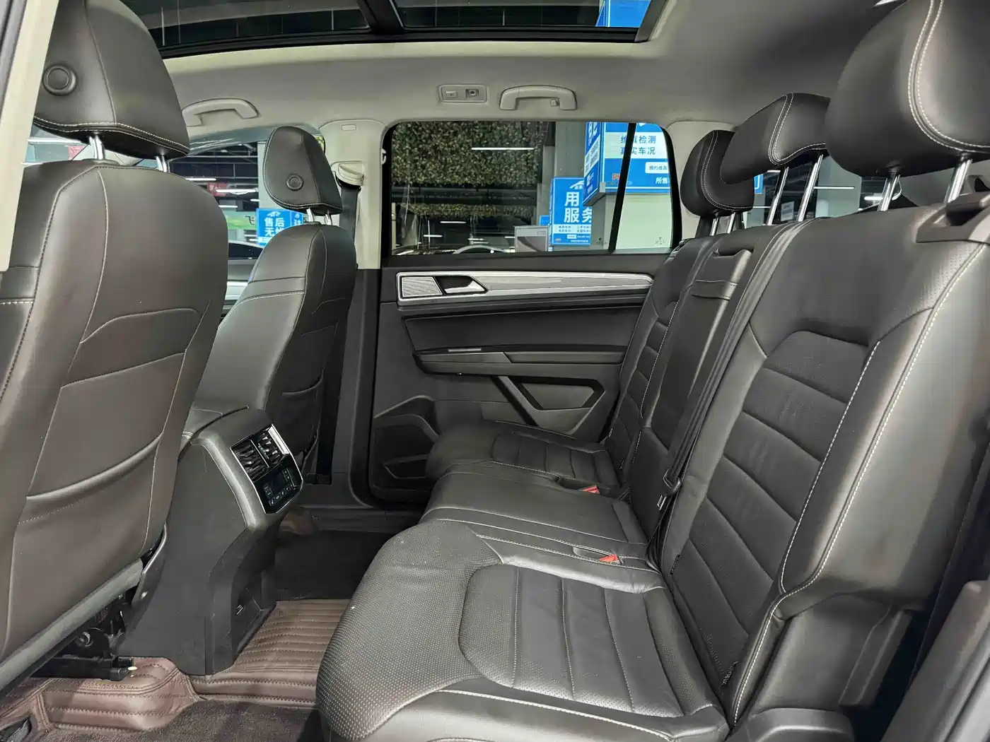 Photo 11 - Volkswagen Teramont
