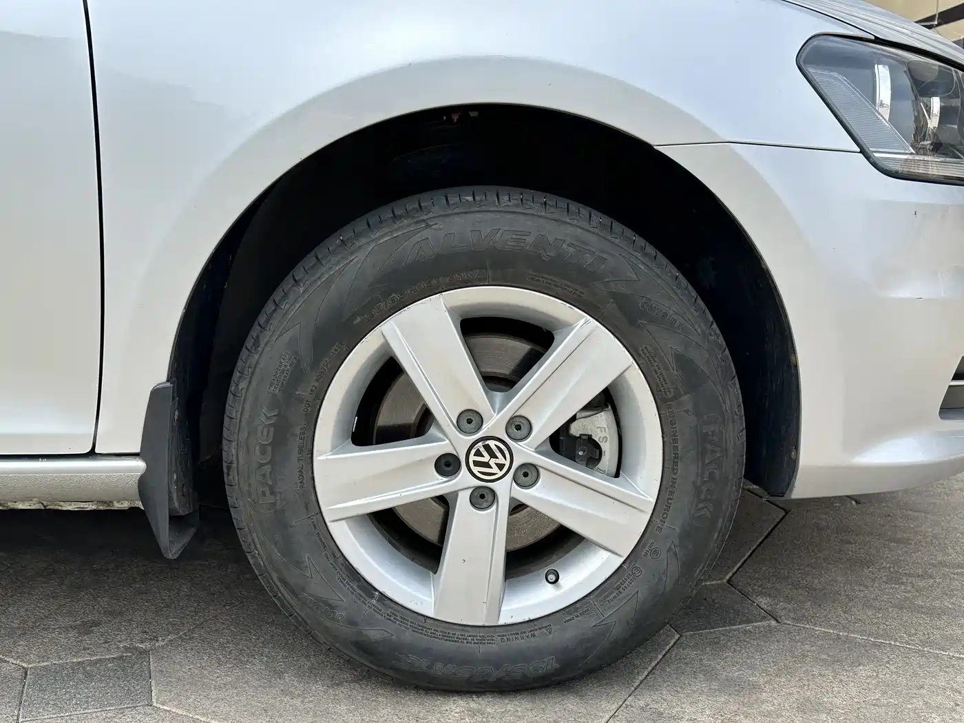 Volkswagen Bora 2014 1.6L Manual Fashion фото 10
