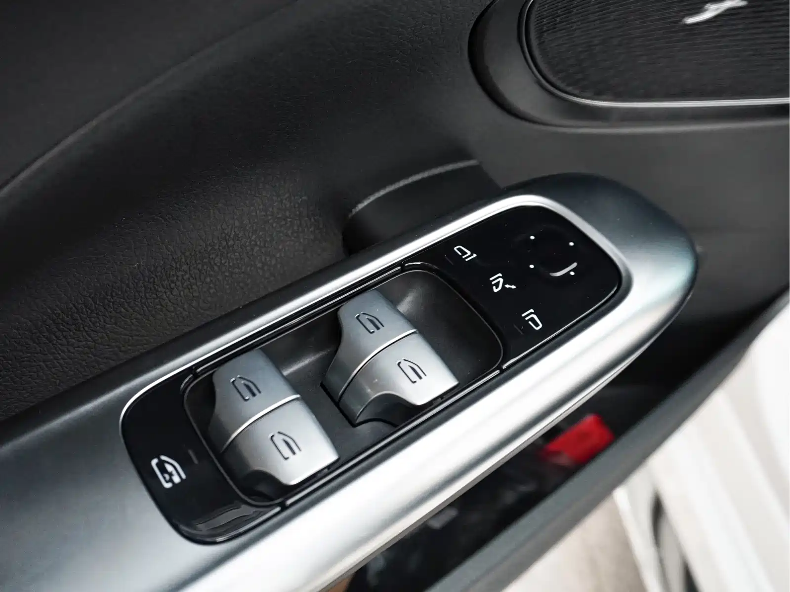 Фото 10 - Mercedes-Benz C-Class
