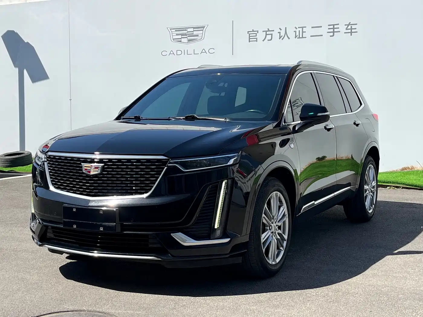 CADILLAC XT6