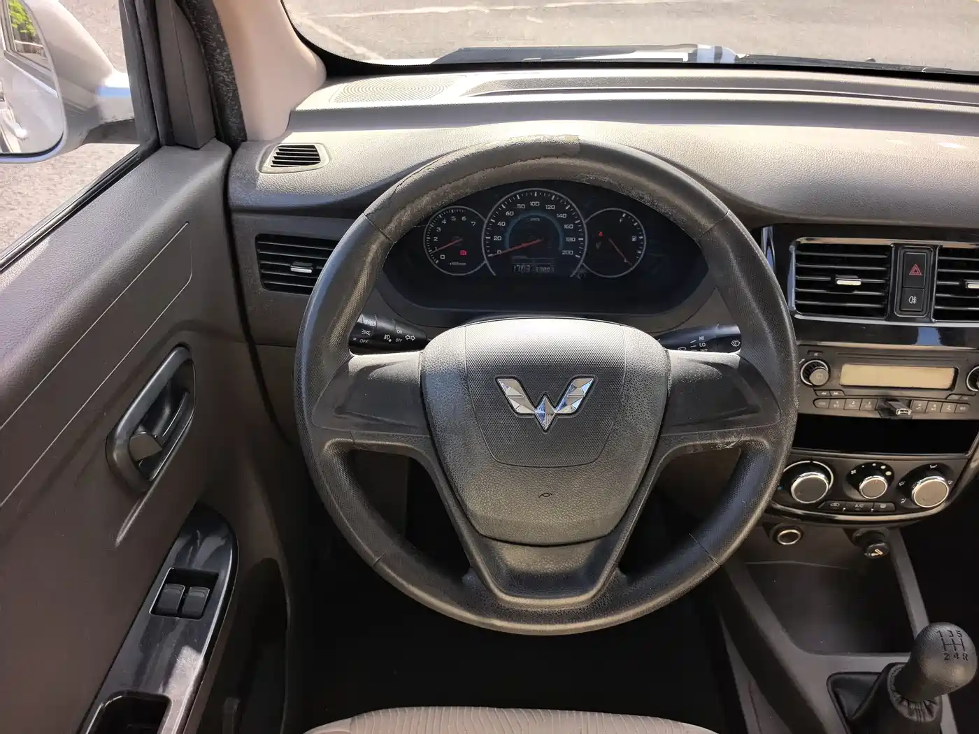 Wuling Motors Wuling Rongguang V 2016 2016 1.5L Standard