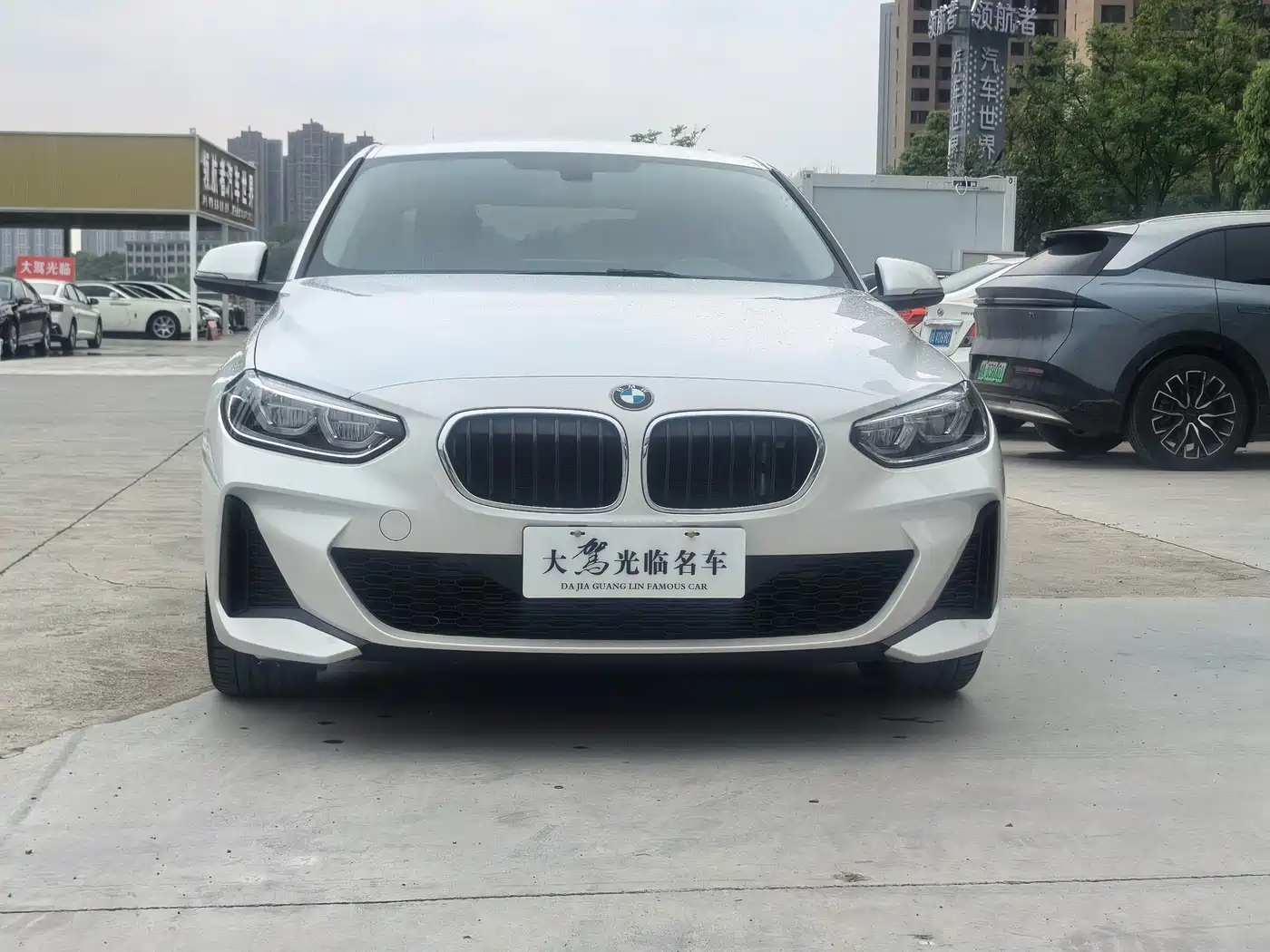 BMW 1 Series 2023 120i M Sport фото 4