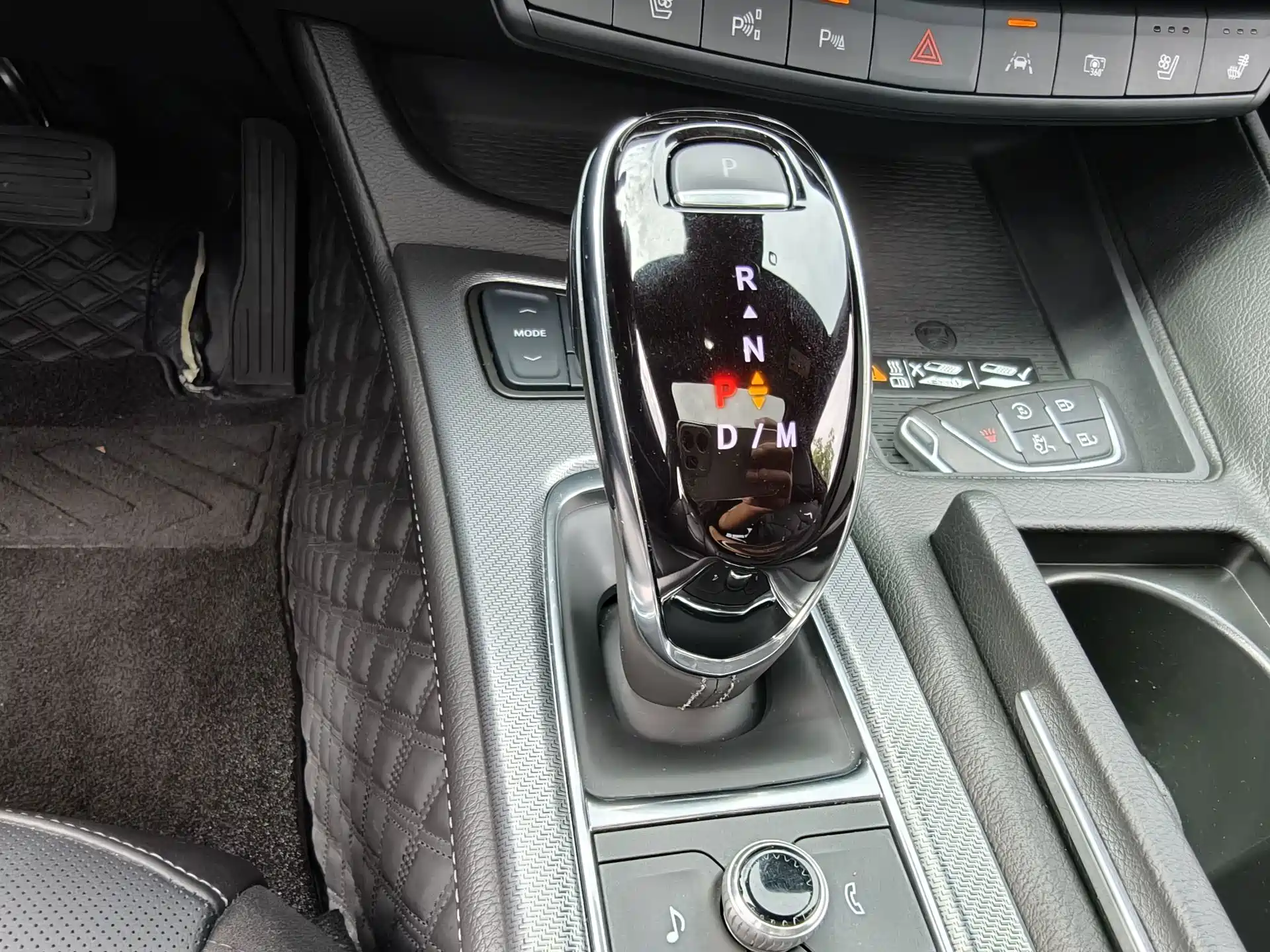 Фото 18 - Cadillac CT5