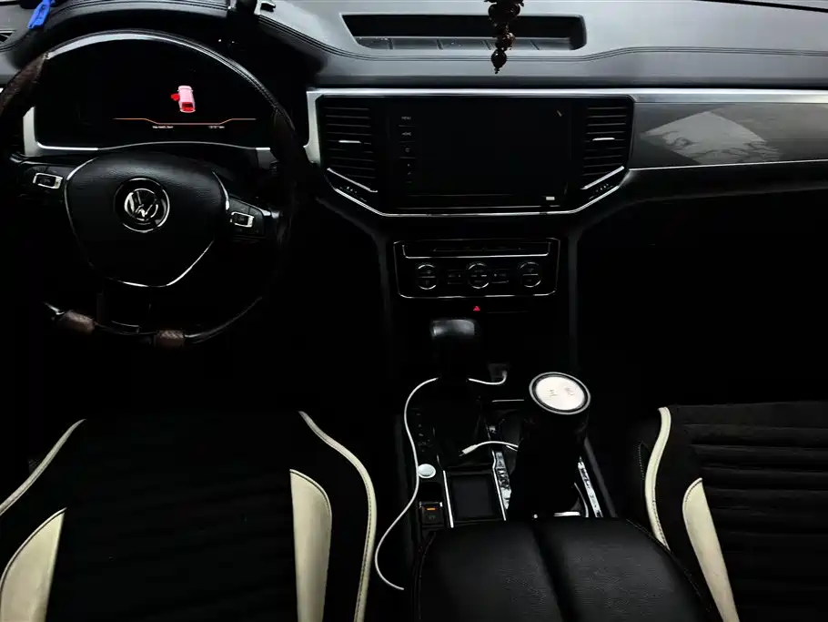 Volkswagen Teramont 2020 330TSI 2WD Luxury China VI фото 12