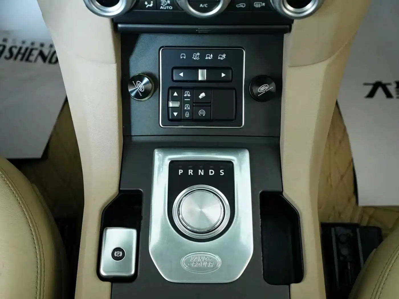 Land Rover Discovery 2016 3.0 SC V6 HSE фото 17