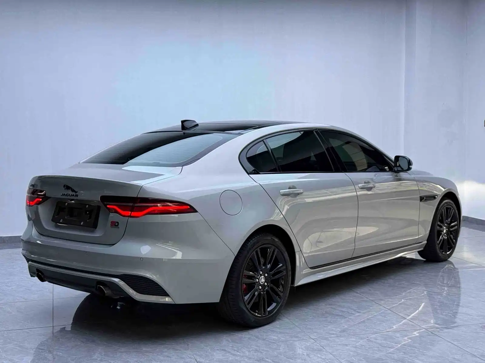 صورة 8 - Jaguar XEL