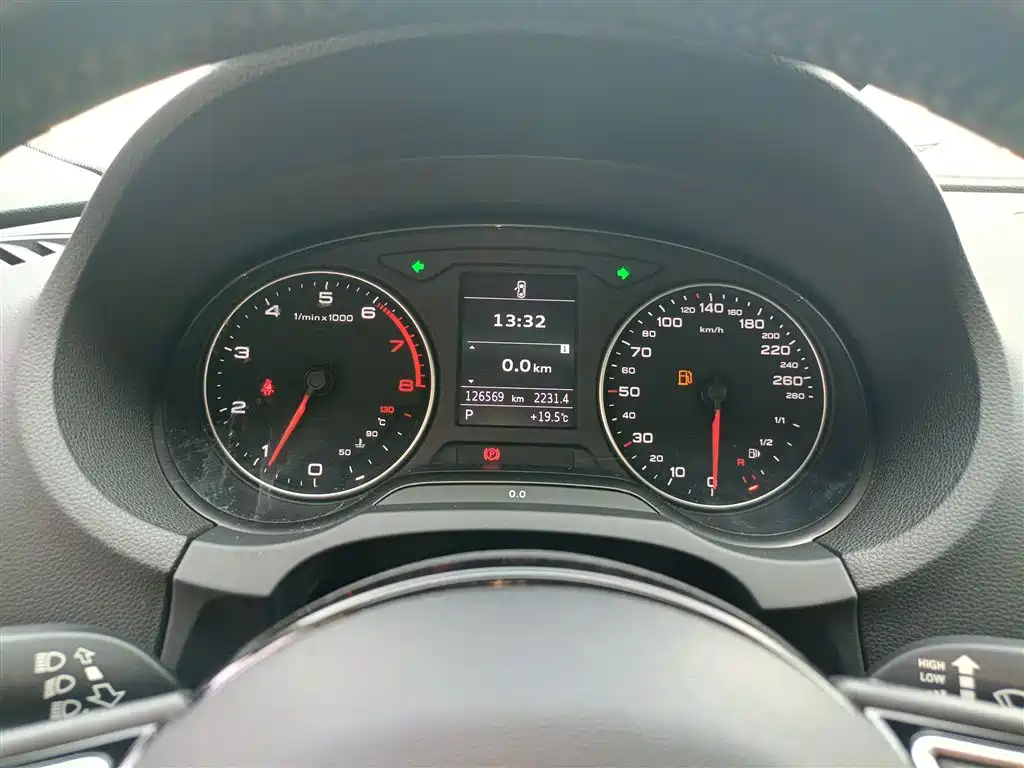 Audi A3 2014 Sportback 35 TFSI Automatic Comfort фото 8