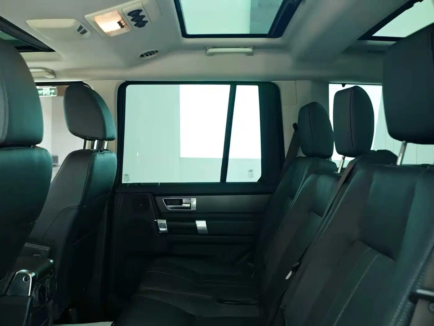 Land Rover Discovery 2016 3.0 SC V6 HSE фото 6