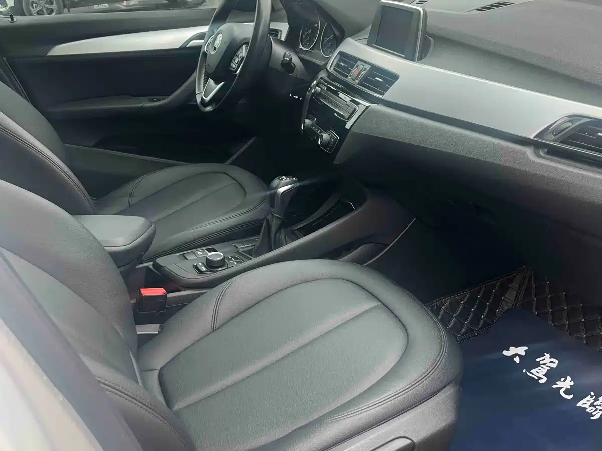 BMW X1 2018 sDrive18Li Fashion Model фото 15