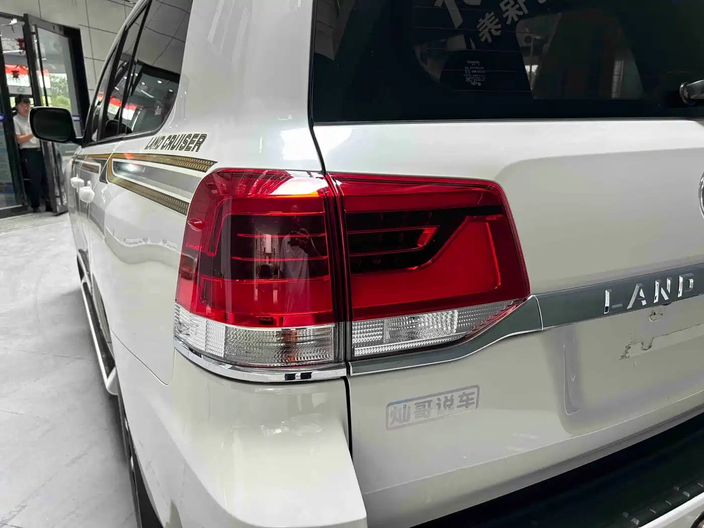 2020 Toyota Land Cruiser (Import)