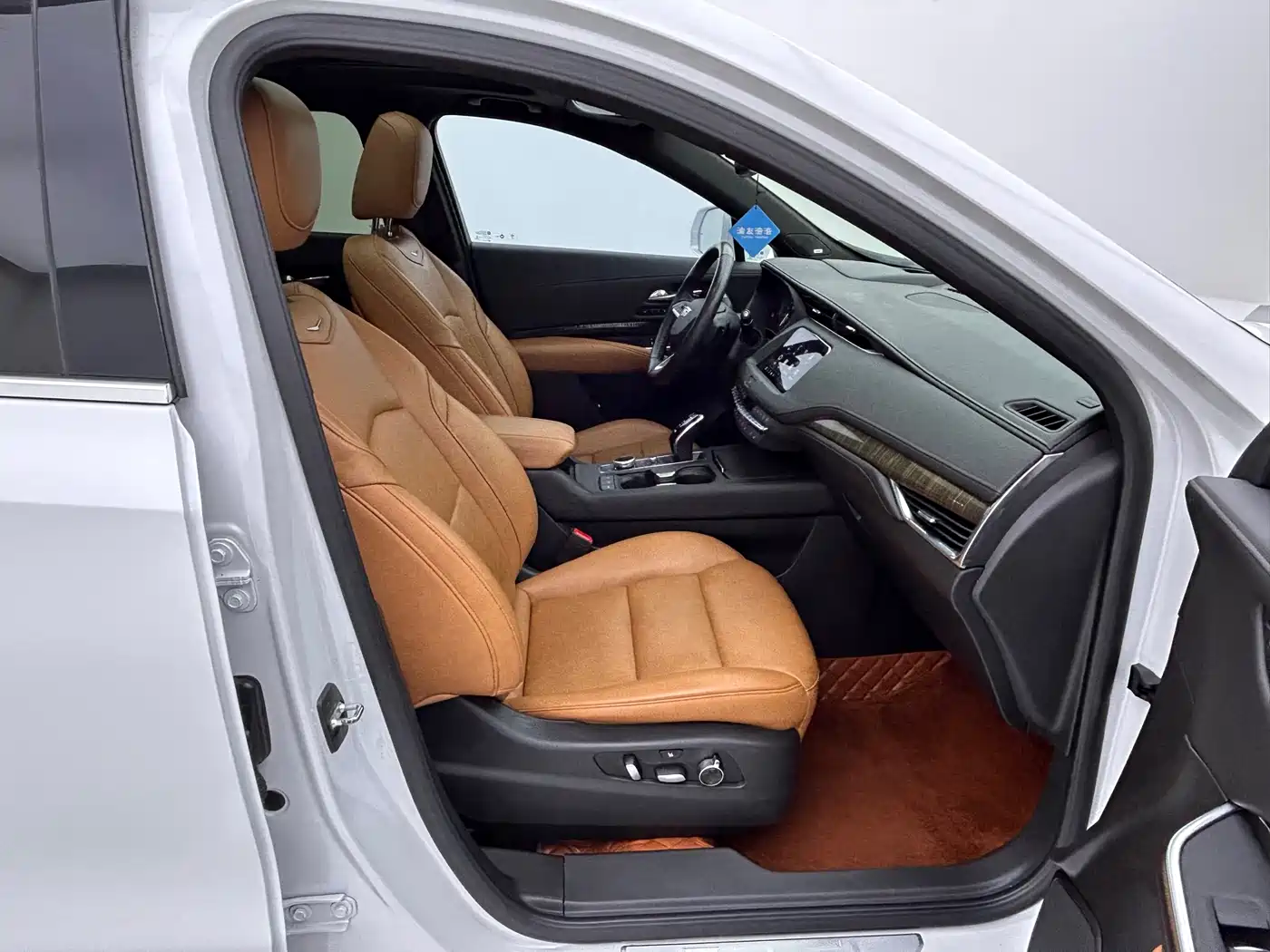 Cadillac XT4 2021 28T AWD Platinum Edition фото 9