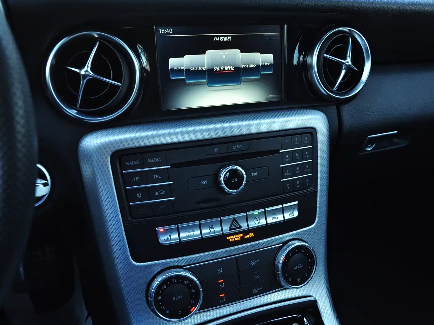 Mercedes-Benz SLC 2016 SLC 200 Sport фото 15