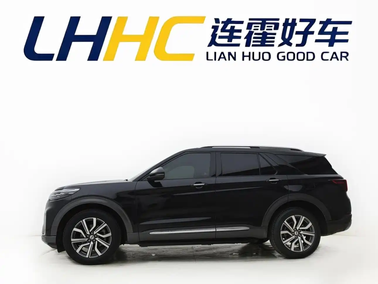 Ford Explorer 2024 2023 EcoBoost 285 AWD Titanium Edition 7-Seater