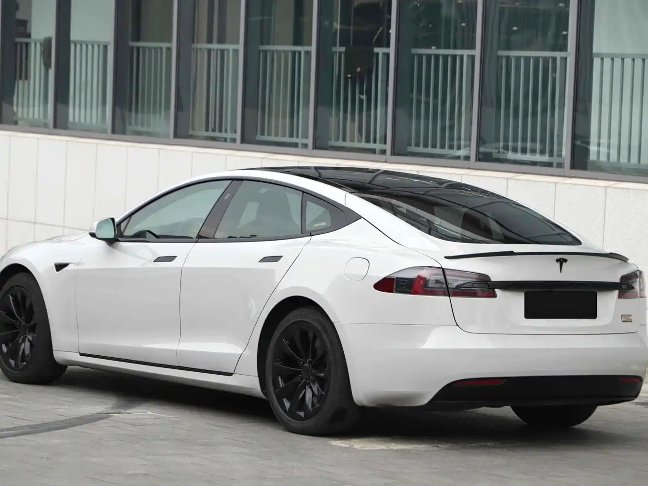 Фото 17 - Tesla Model S