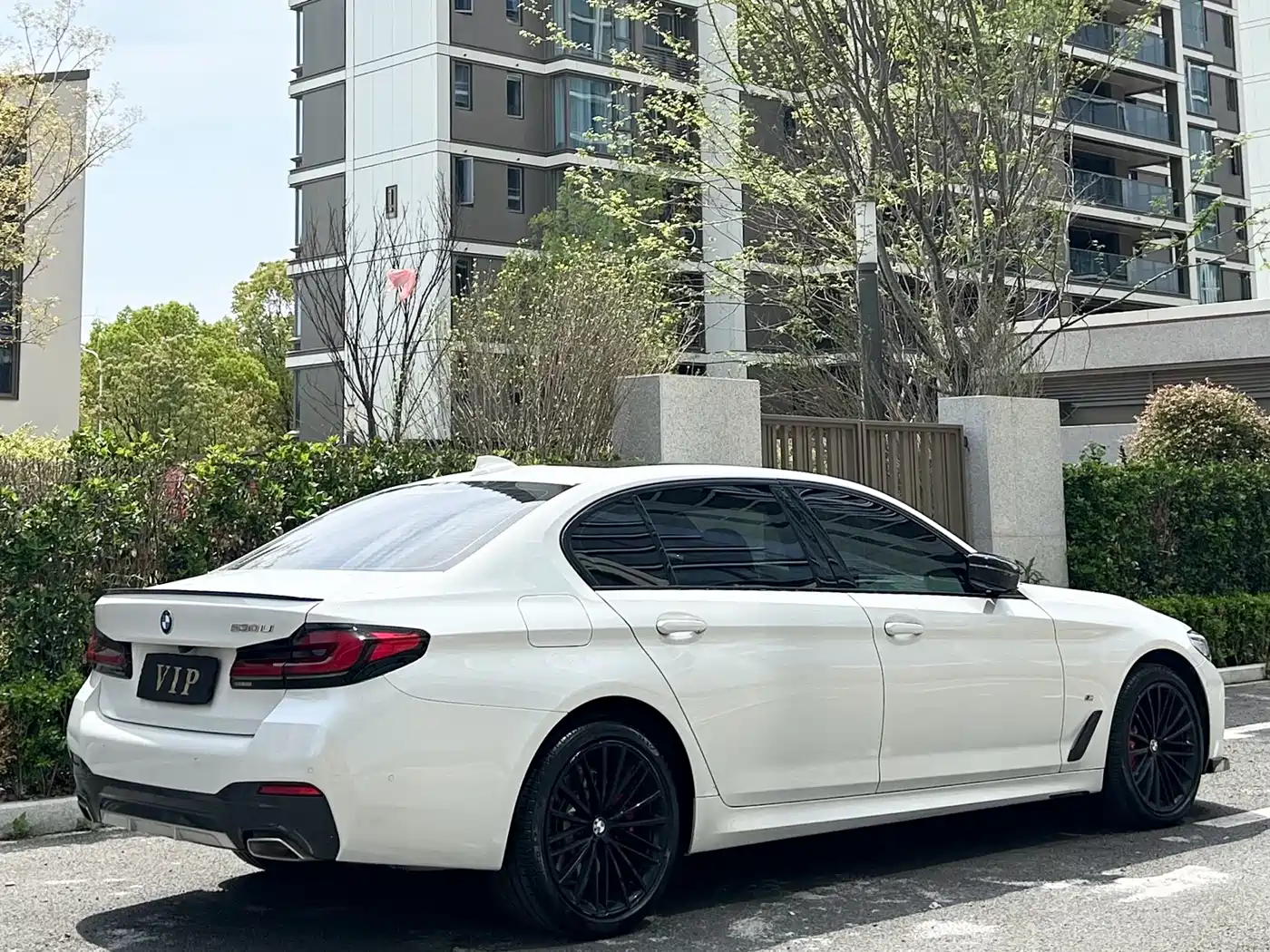 BMW 5 Series 2022 Model Second Facelift 530Li Leading M Sport Package фото 8