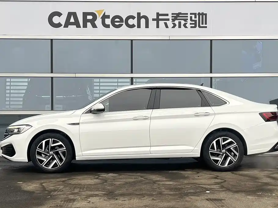 Volkswagen Sagitar 2023 300TSI DSG Surpassing Edition фото 5