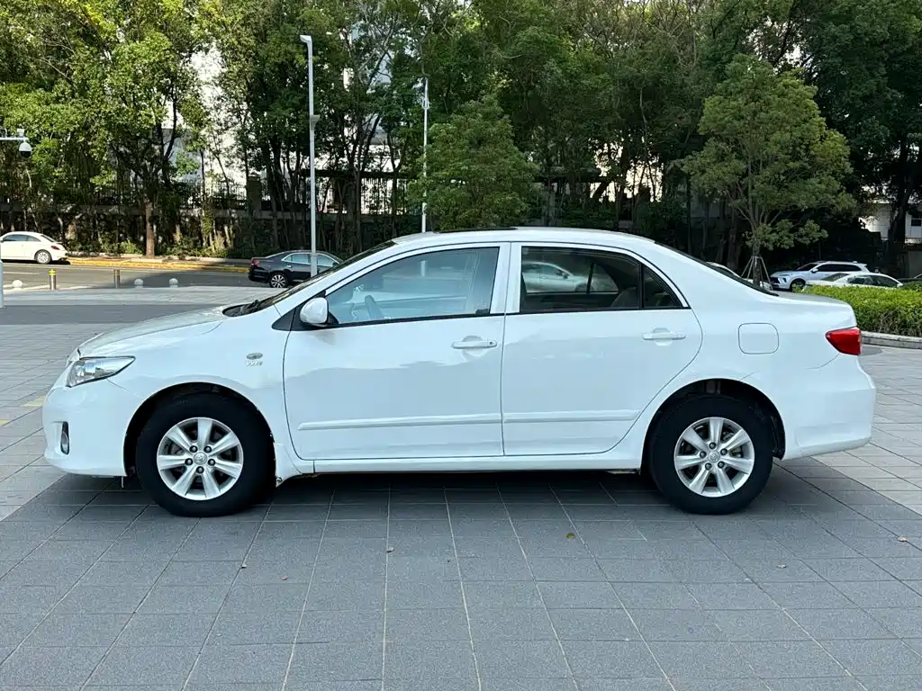 Photo 8 - Toyota Corolla