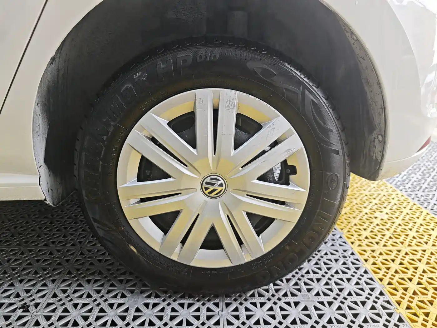 Volkswagen Polo 2018 1.5L Auto Safe Drive фото 6