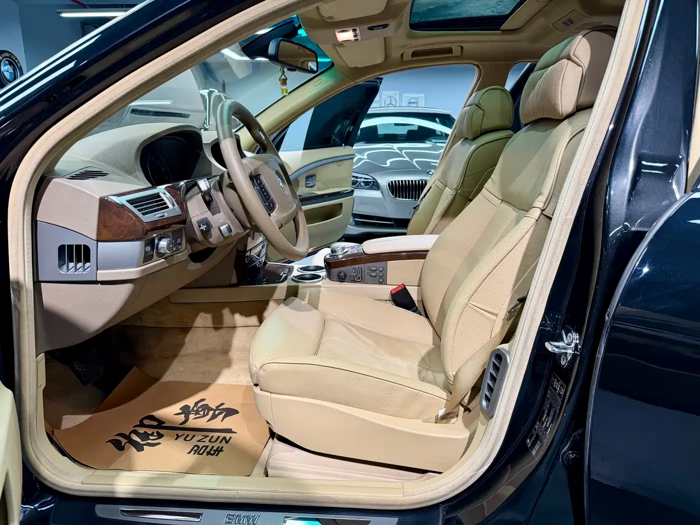 BMW 7 Series 2005 Model 750Li фото 8