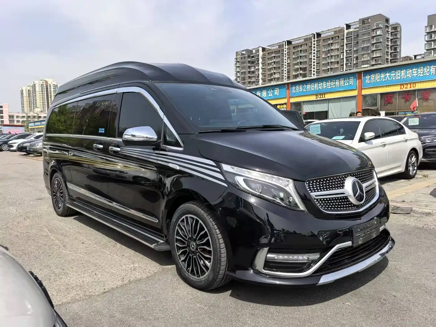 Mercedes-Benz V-Class 2020 Model V 260 L Long Wheelbase Luxury фото 3
