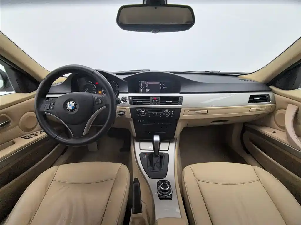 BMW 3 Series 2012 320i Luxury фото 5