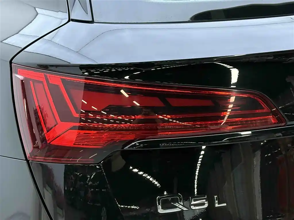Audi Q5L 2024 Model 40 TFSI Luxury Dynamic фото 8