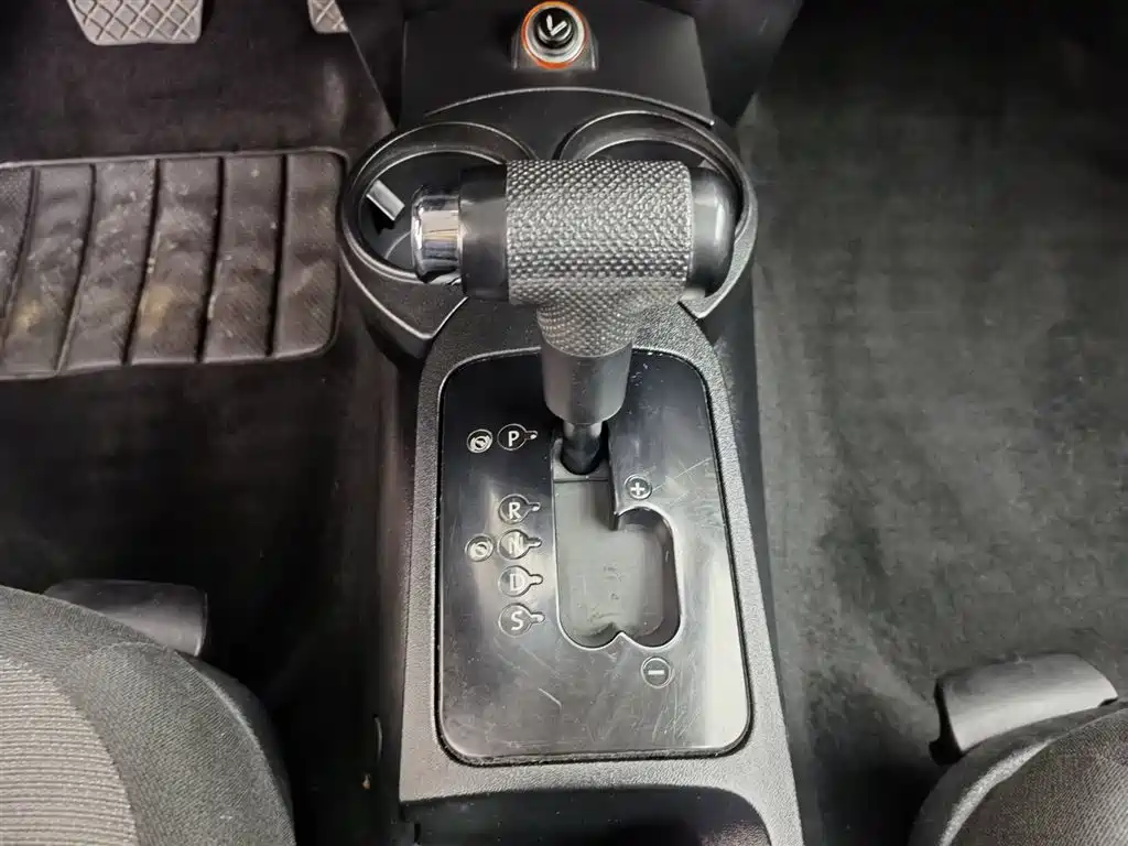 Volkswagen Beetle 2010 Model 1.6 AT фото 13