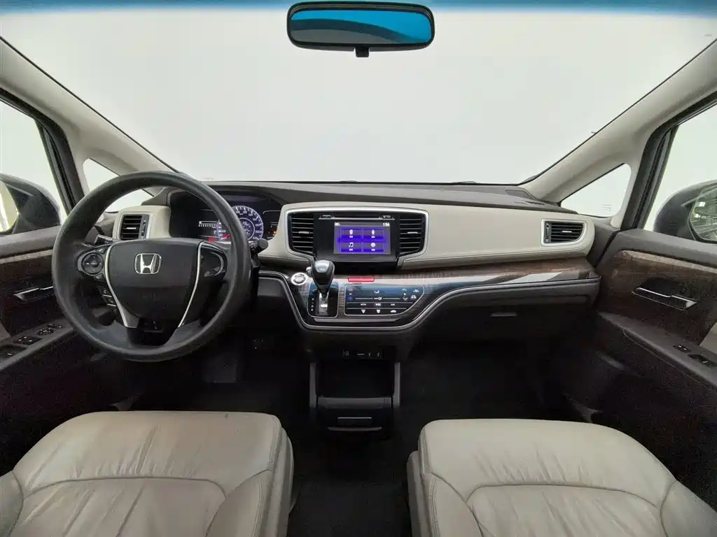 Honda Odyssey 2017 2.4L Luxury Edition фото 5
