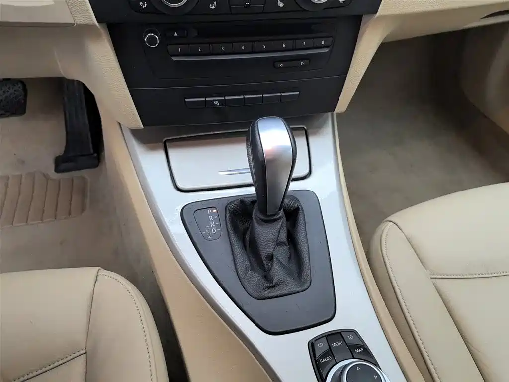 BMW 3 Series 2012 320i Luxury фото 13