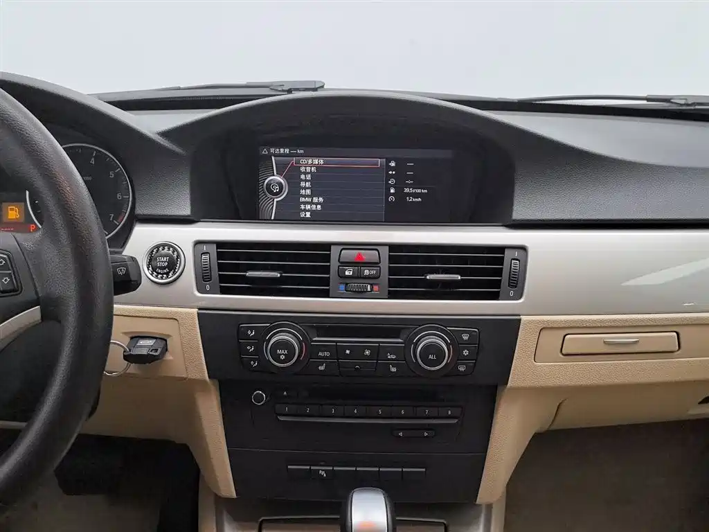 BMW 3 Series 2012 320i Luxury фото 12